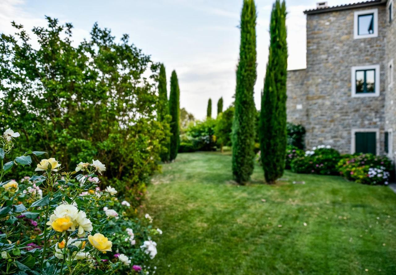 L'Abbraccio Della Quercia Apartment Momjan Luaran gambar