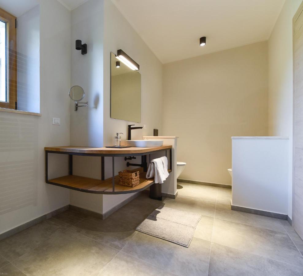 L'Abbraccio Della Quercia Apartment Momjan Luaran gambar